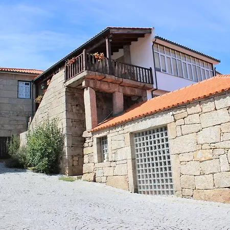 Casa Do Adro De Parada