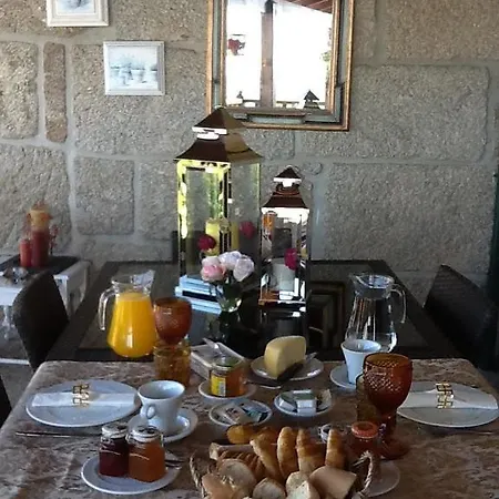 Casa Do Adro De Parada Maison d'hôtes 3*